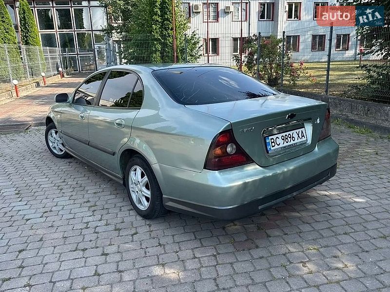 Седан Chevrolet Evanda 2005 в Буске