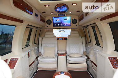 Минивэн Chevrolet Express 2010 в 