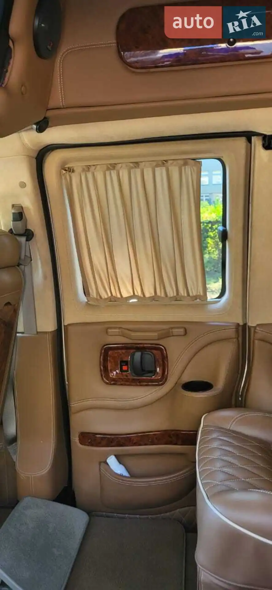 2011 Chevrolet Express - мініатюра 32