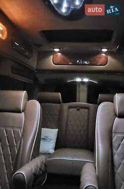 Минивэн Chevrolet Express 2011 в 