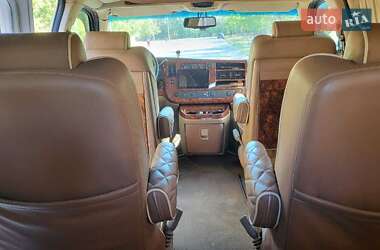 Минивэн Chevrolet Express 2011 в 