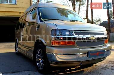 Минивэн Chevrolet Express 2011 в 