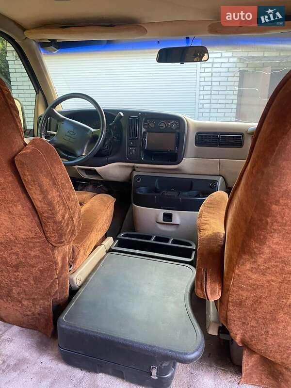 Минивэн Chevrolet Express 1996 в Киеве
