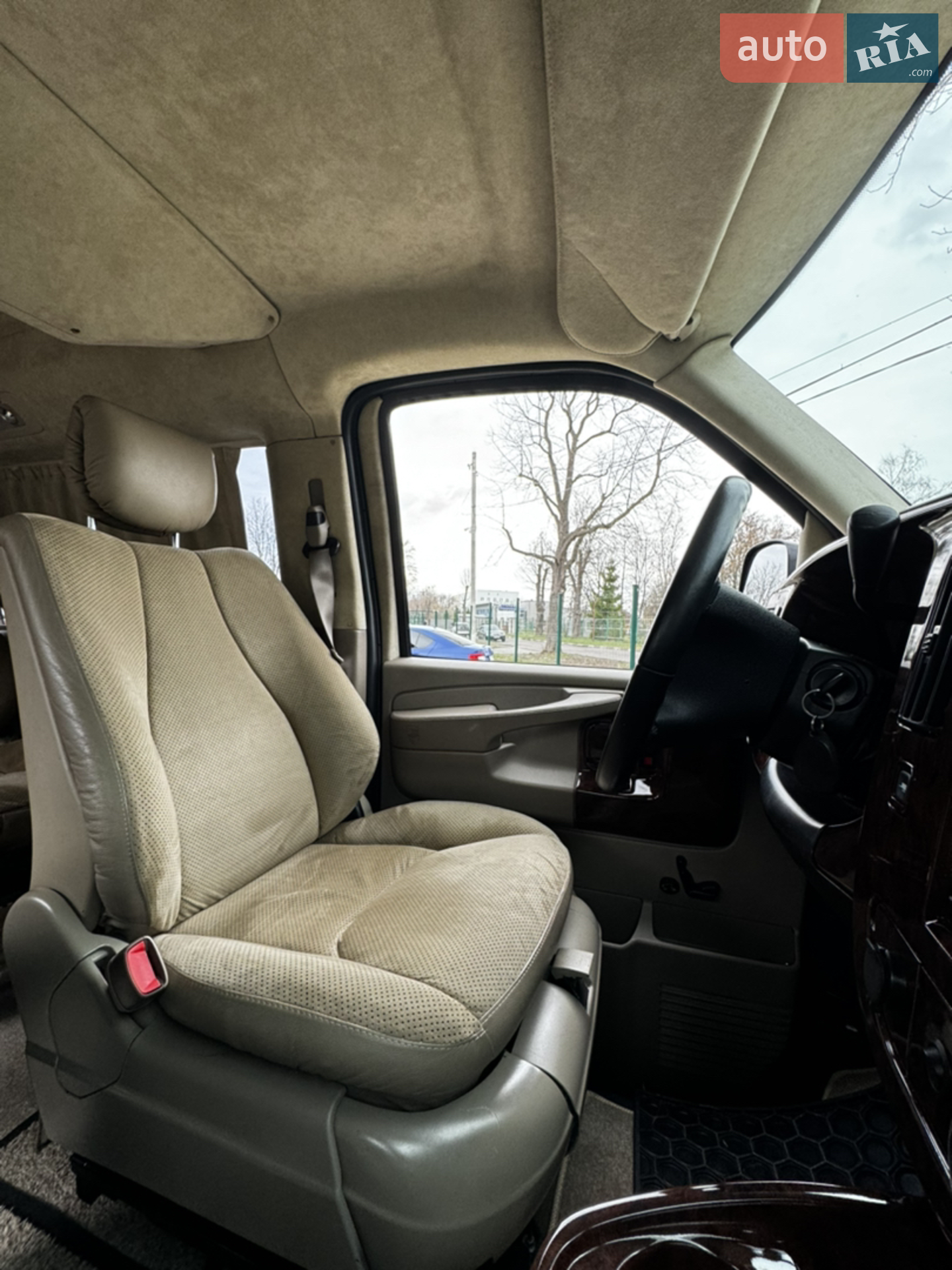 2010 Chevrolet Express - мініатюра 17