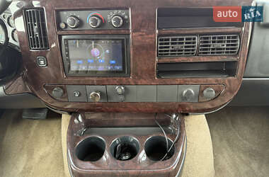 Минивэн Chevrolet Express 2013 в 