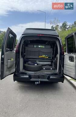 Минивэн Chevrolet Express 2004 в 
