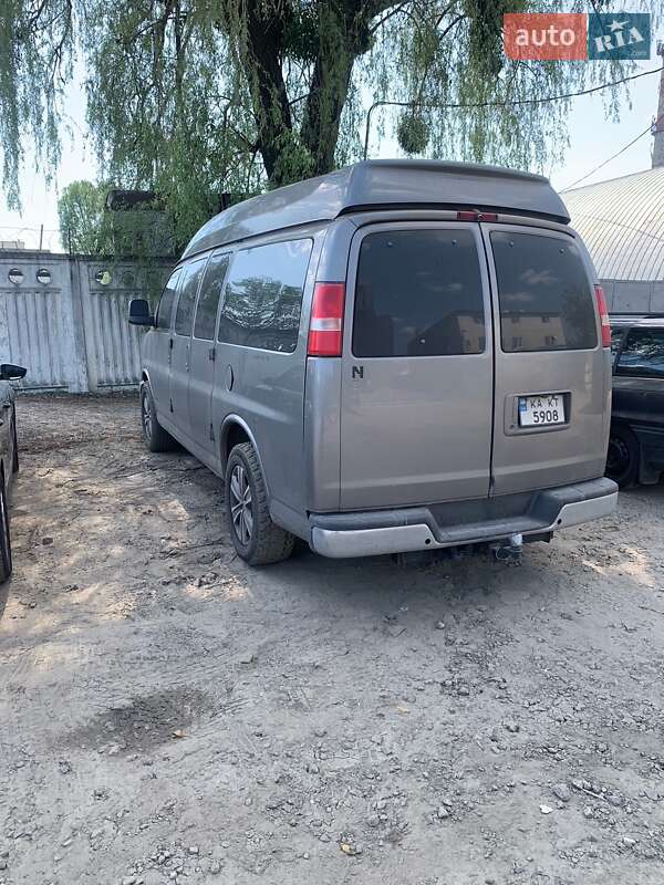 Минивэн Chevrolet Express 2008 в Киеве