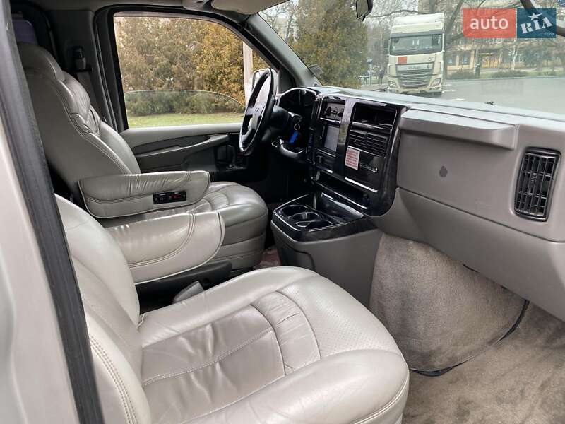 Минивэн Chevrolet Express 2006 в Одессе