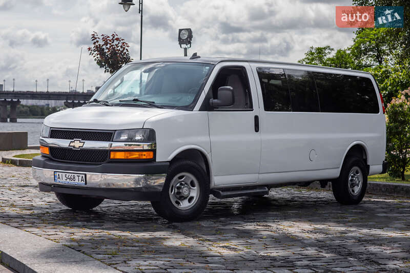 Минивэн Chevrolet Express 2018 в 