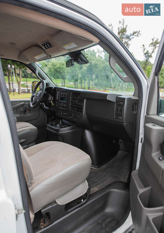 Минивэн Chevrolet Express 2018 в Киеве фото 32 Минивэн Chevrolet Express 2018 в Киеве