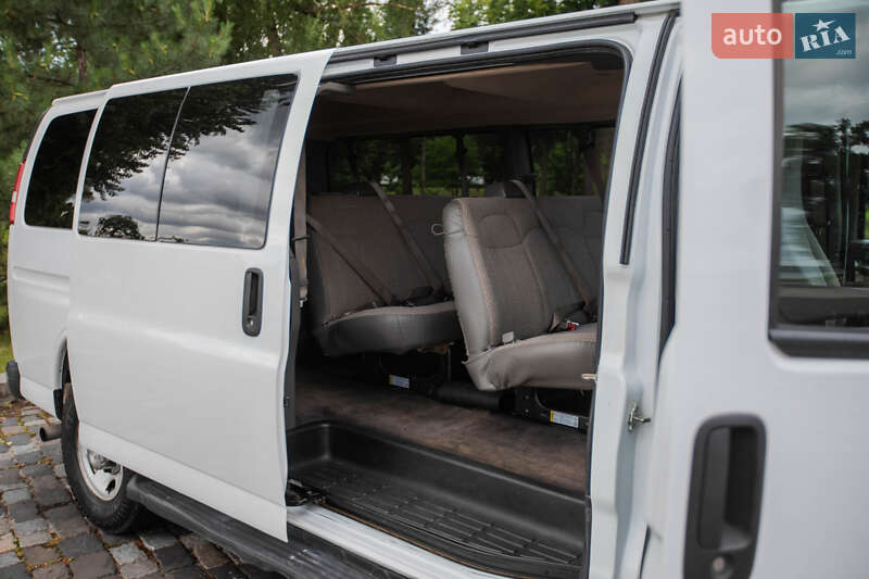 Минивэн Chevrolet Express 2018 в Киеве фото 35 Минивэн Chevrolet Express 2018 в Киеве