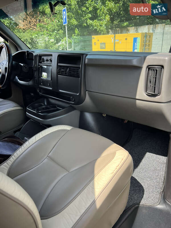 Минивэн Chevrolet Express 2006 в Хмельницком