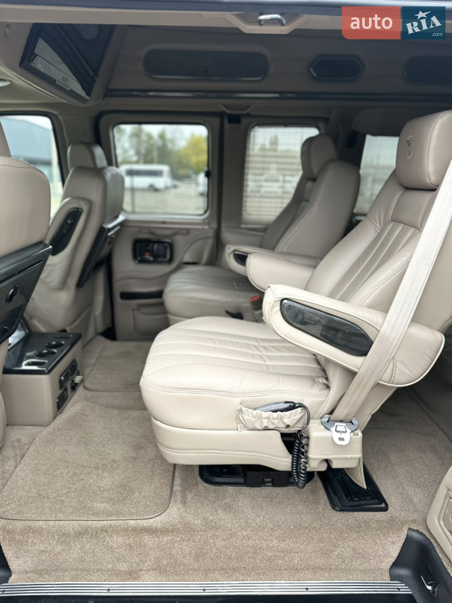 2012 Chevrolet Express - мініатюра 13