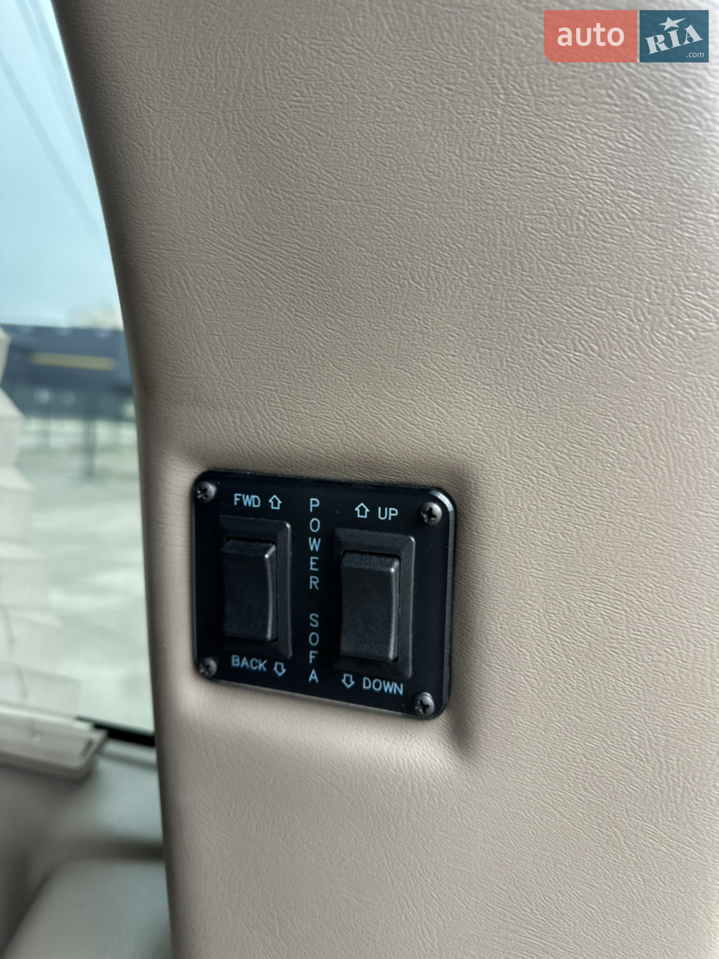 2012 Chevrolet Express - мініатюра 25
