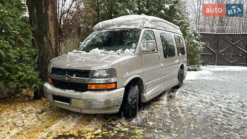 Минивэн Chevrolet Express 2010 в Киеве