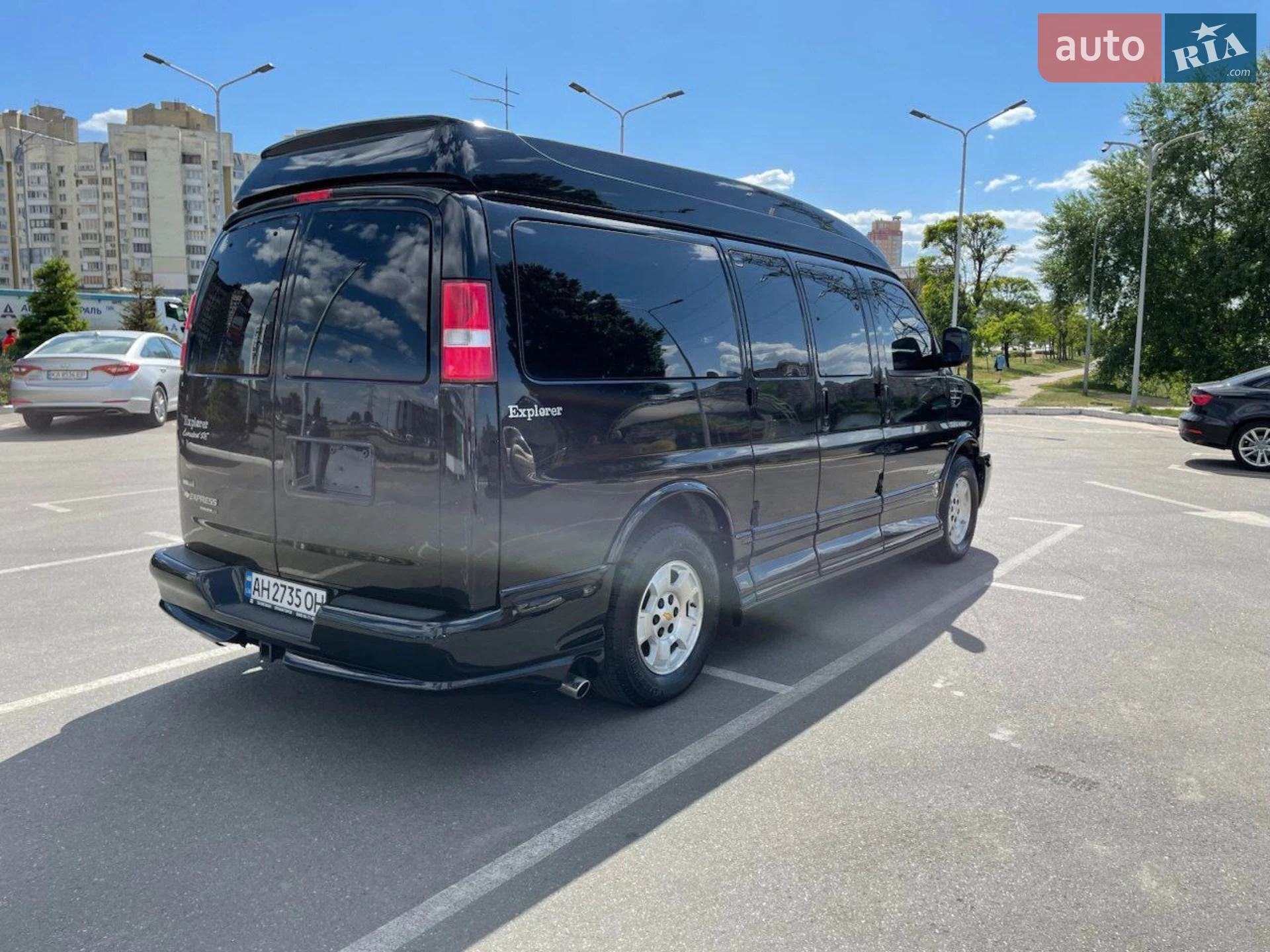 2011 Chevrolet Express - мініатюра 2