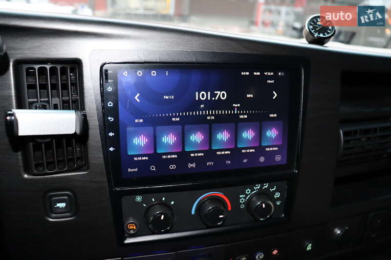 Мінівен Chevrolet Express 2014 в Львові