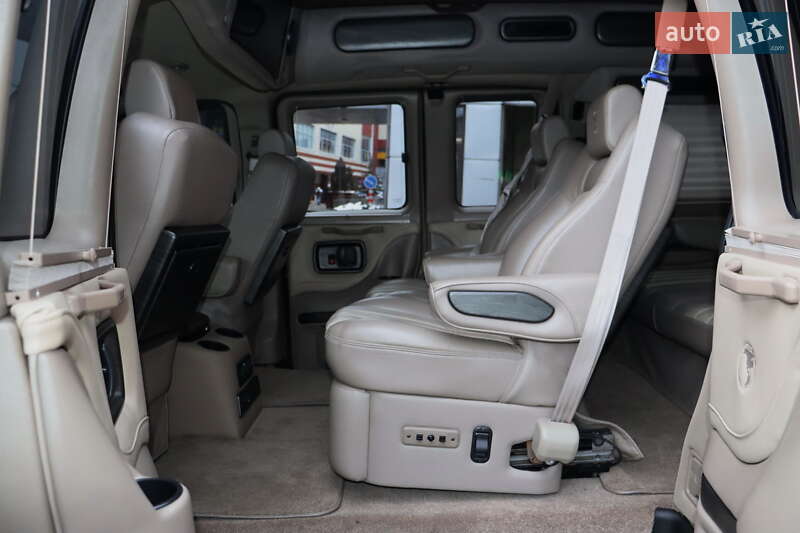 Мінівен Chevrolet Express 2014 в Львові