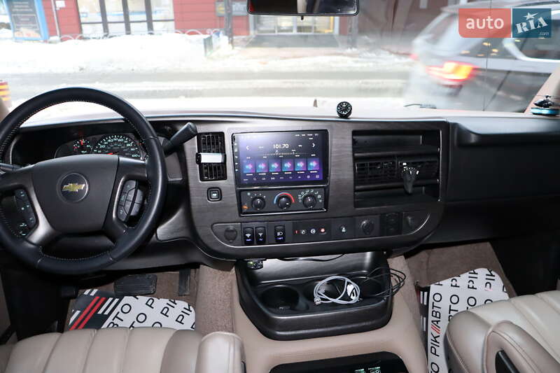 Мінівен Chevrolet Express 2014 в Львові