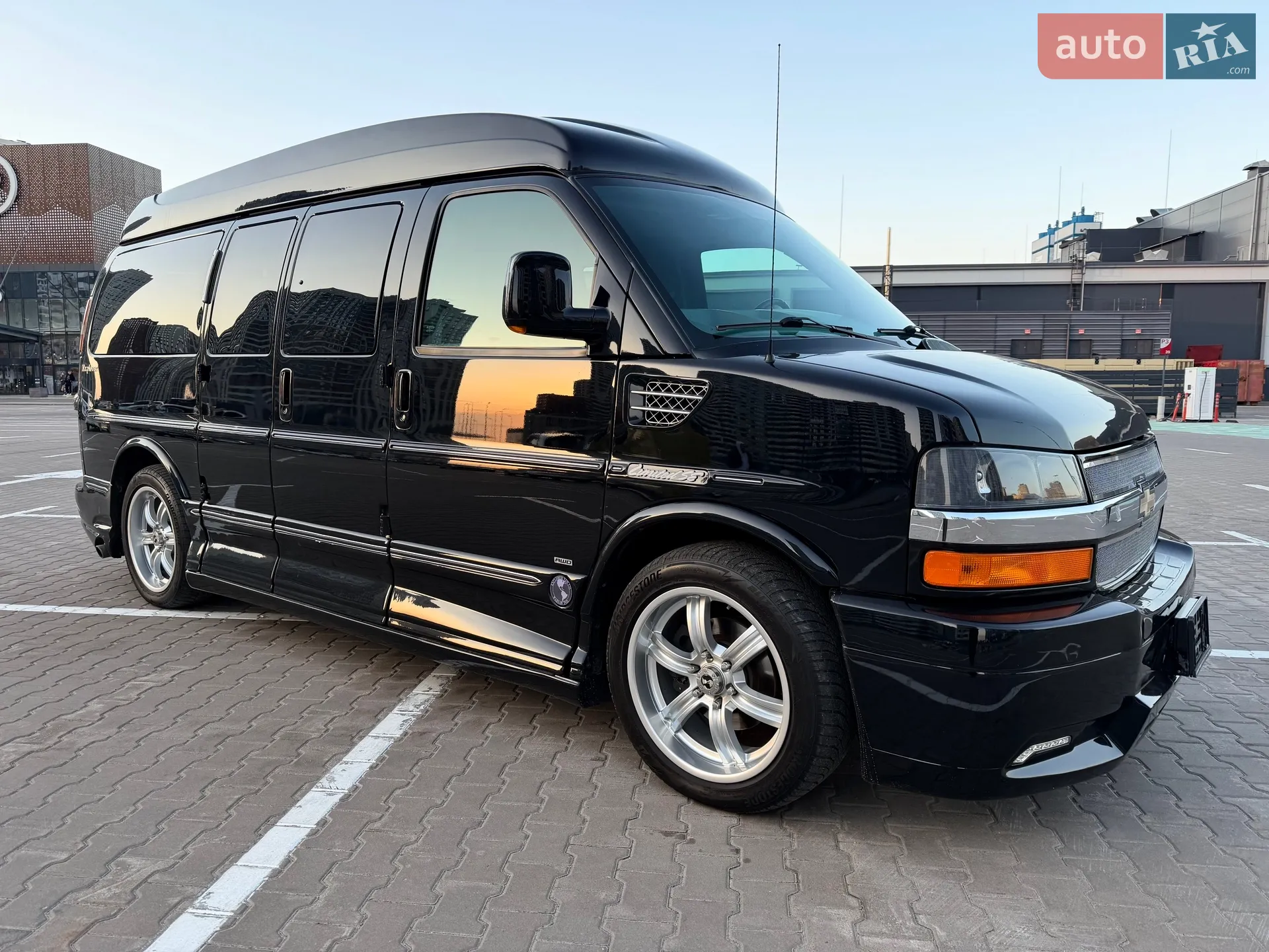2010 Chevrolet Express - мініатюра 4