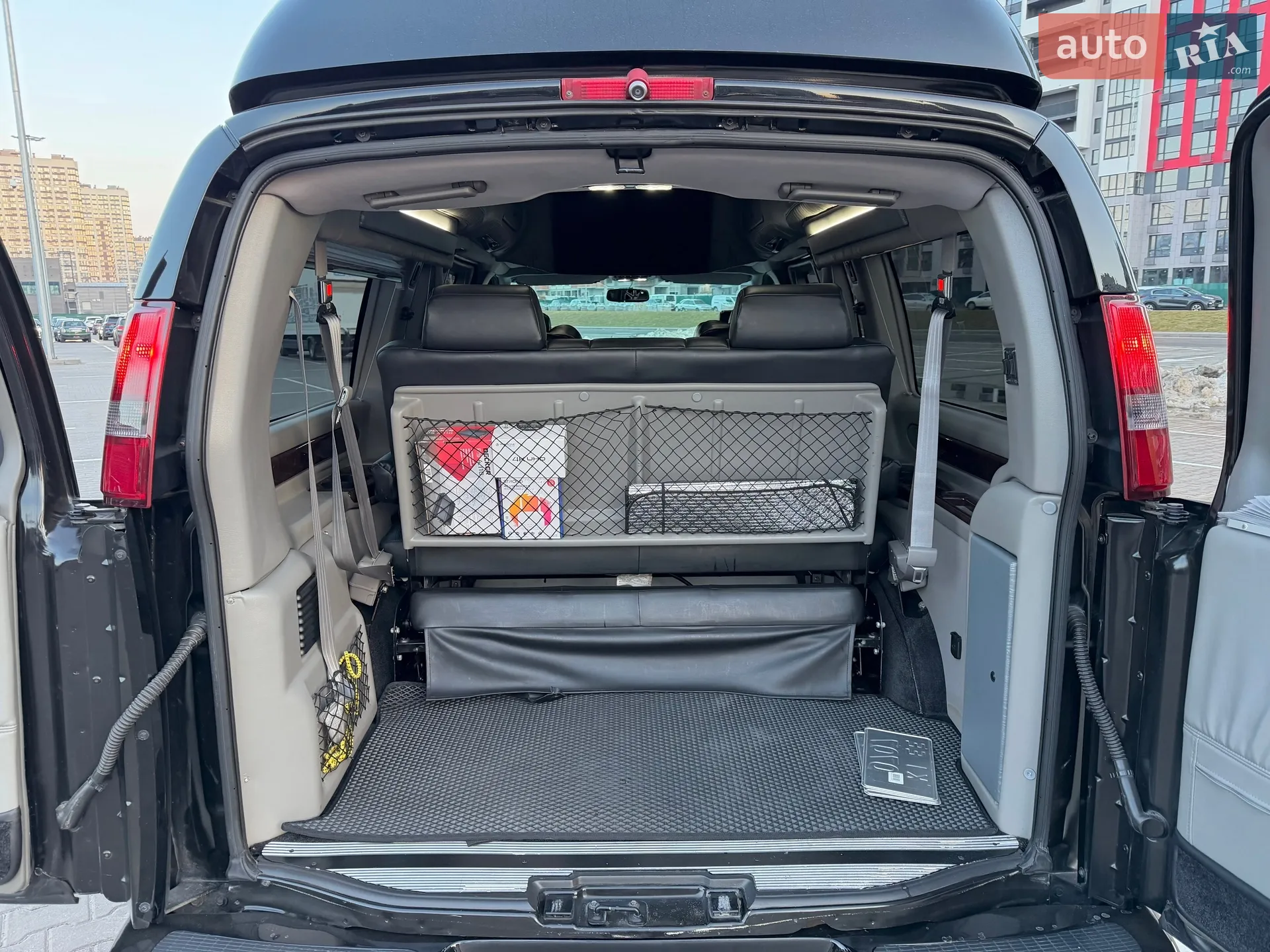 2010 Chevrolet Express - мініатюра 34