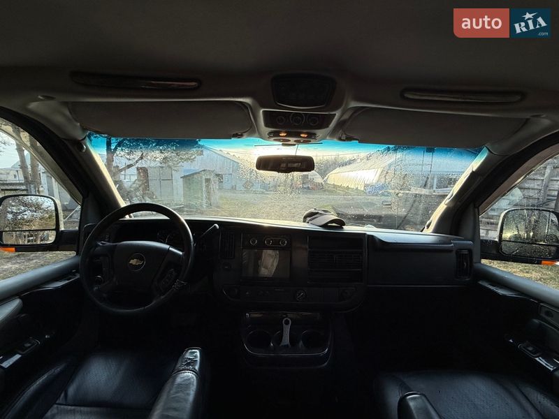 Минивэн Chevrolet Express 2008 в Нетешине