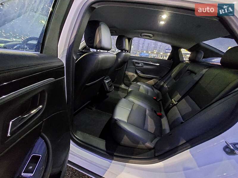 Седан Chevrolet Impala 2016 в Києві