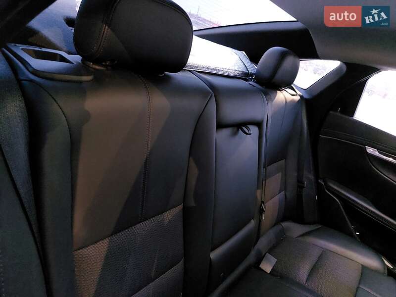 Седан Chevrolet Impala 2016 в Києві