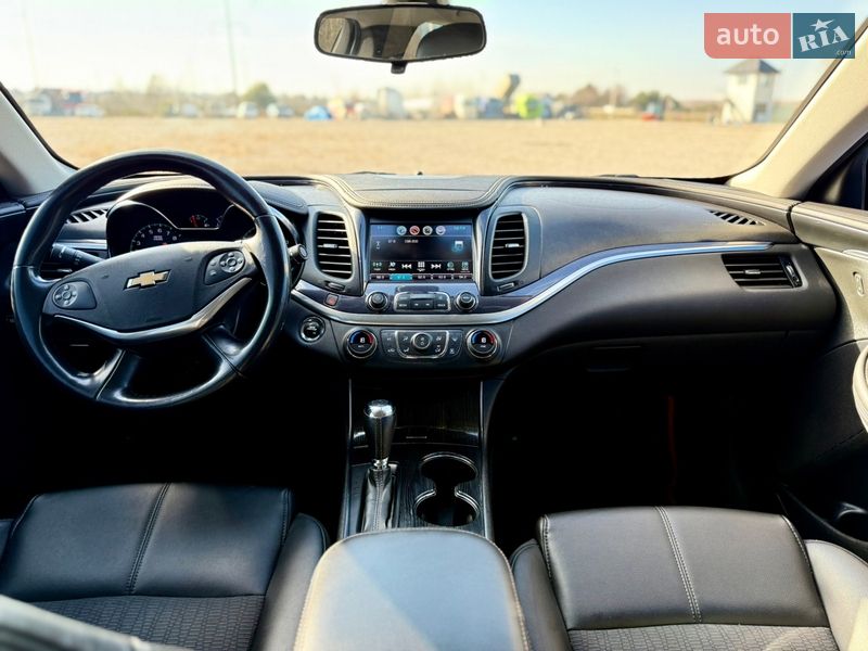 Седан Chevrolet Impala 2018 в Львове