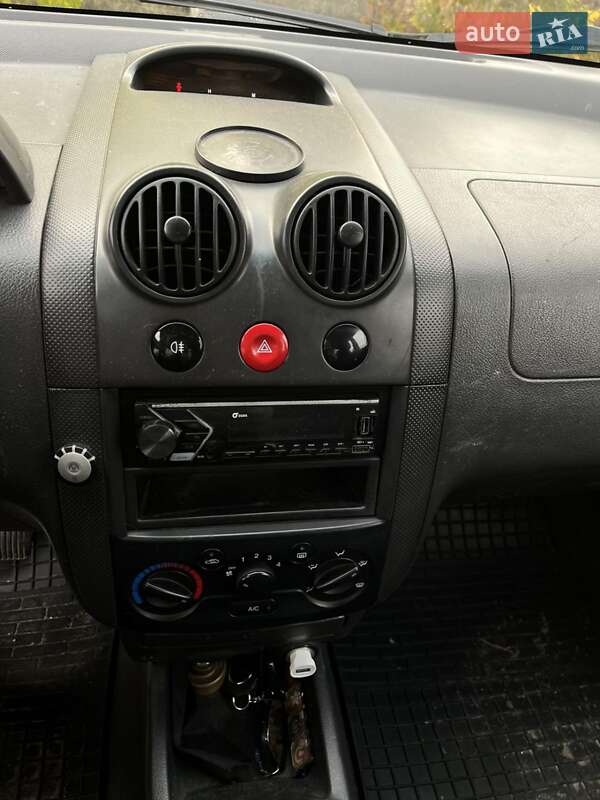 Хэтчбек Chevrolet Kalos 2006 в 