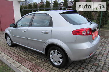 Хетчбек Chevrolet Lacetti 2005 в 