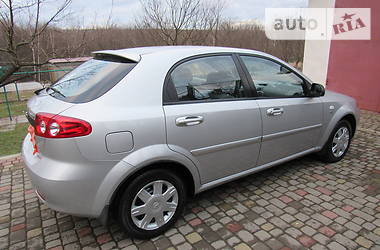Хетчбек Chevrolet Lacetti 2005 в 