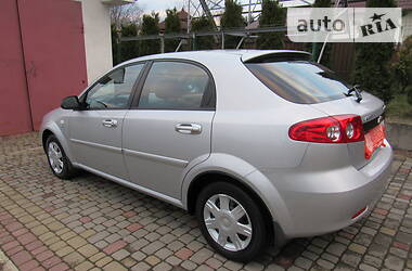 Хетчбек Chevrolet Lacetti 2005 в 