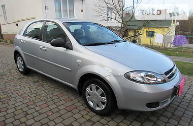 Хетчбек Chevrolet Lacetti 2005 в 