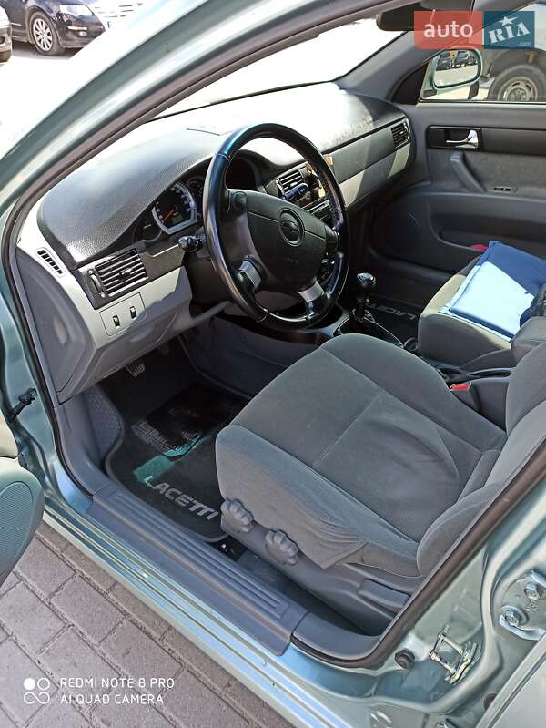 Седан Chevrolet Lacetti 2008 в Львові