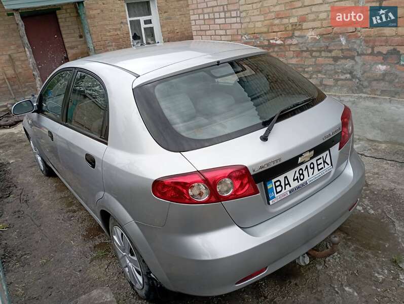 Хетчбек Chevrolet Lacetti 2004 в Кропивницькому
