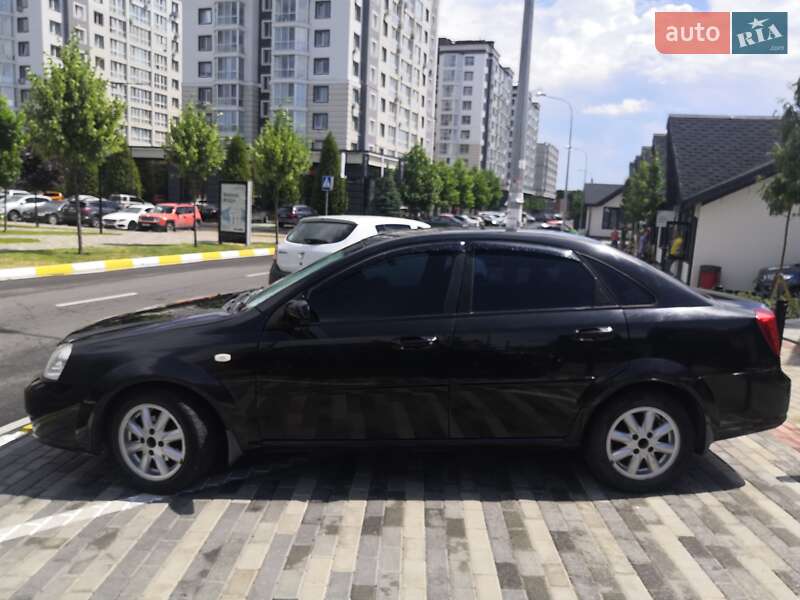 Седан Chevrolet Lacetti 2005 в Львове