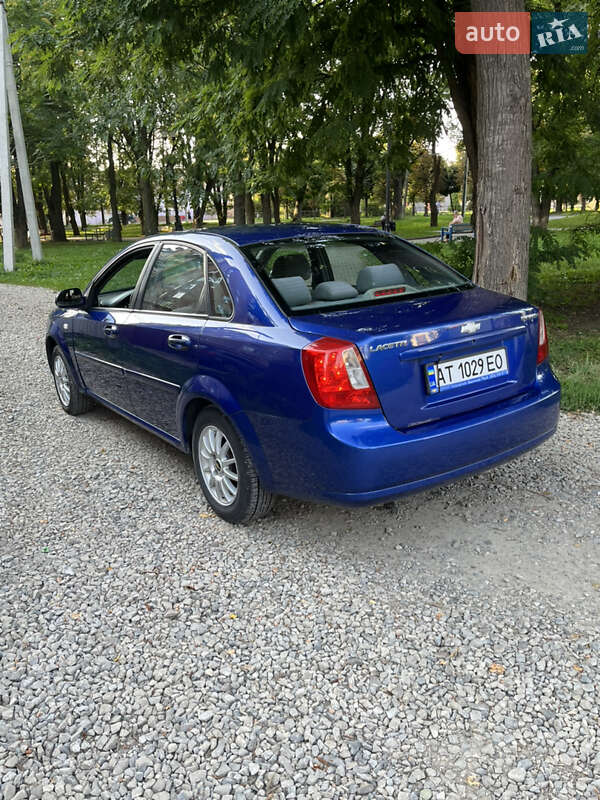 Седан Chevrolet Lacetti 2005 в Івано-Франківську