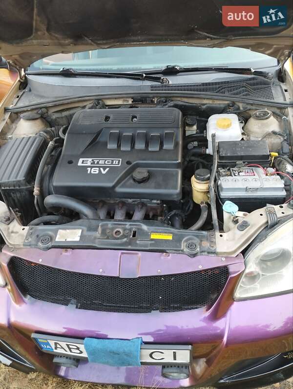 Седан Chevrolet Lacetti 2004 в Києві