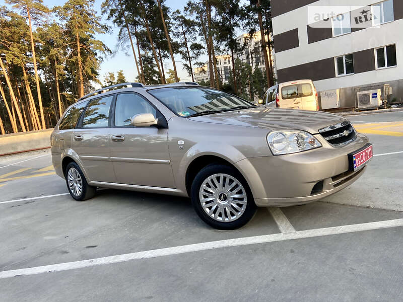 Универсал Chevrolet Lacetti 2009 в Киеве
