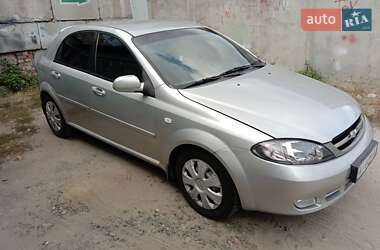 Хэтчбек Chevrolet Lacetti 2005 в Киеве