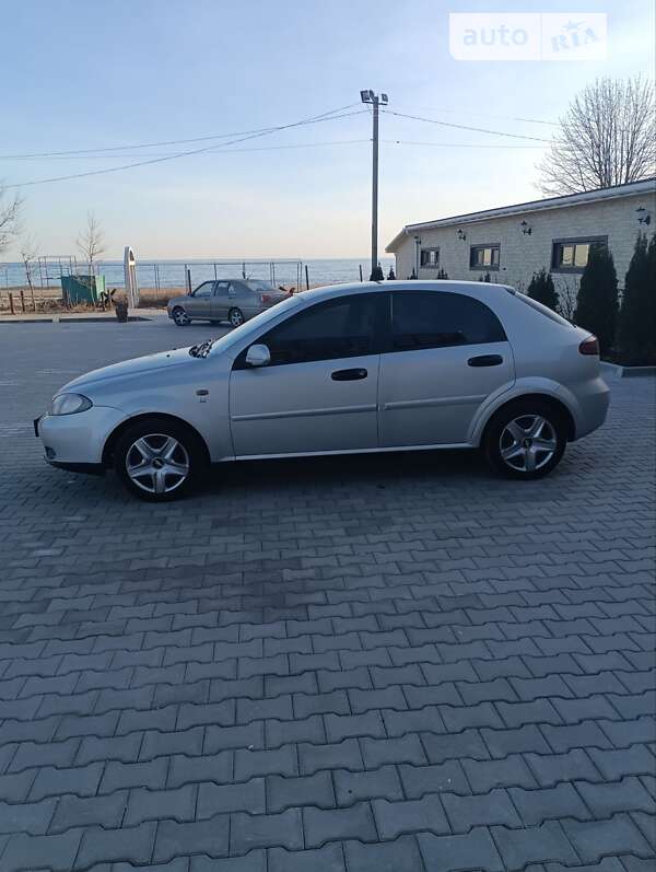 Хетчбек Chevrolet Lacetti 2006 в Южному