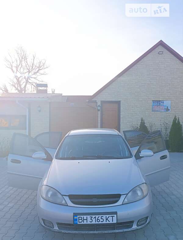 Хетчбек Chevrolet Lacetti 2006 в Южному