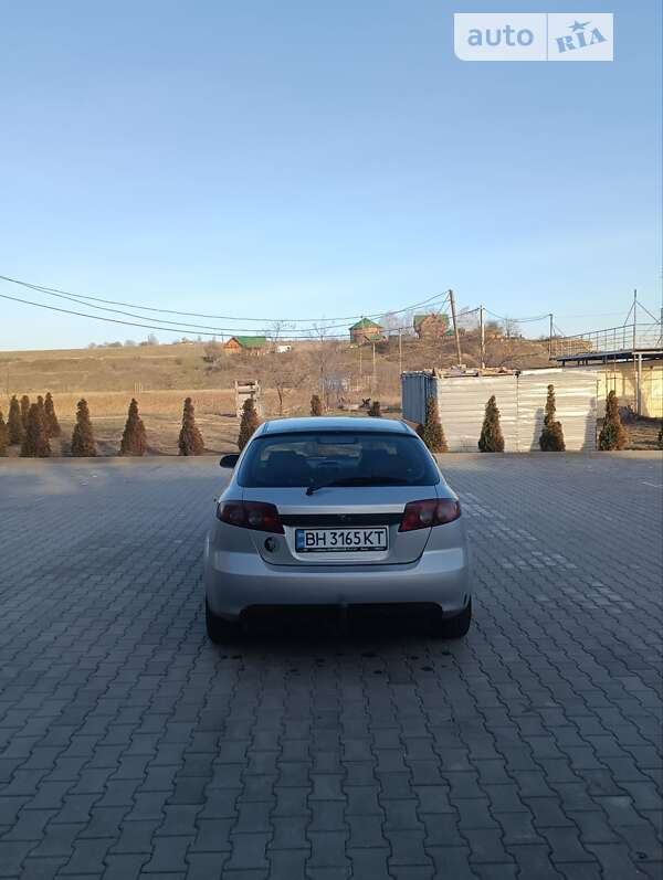 Хетчбек Chevrolet Lacetti 2006 в Южному