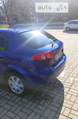 Хэтчбек Chevrolet Lacetti 2004 в Кропивницком