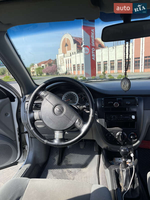 Седан Chevrolet Lacetti 2012 в Хусті