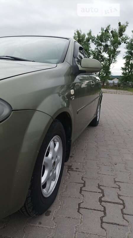 Хэтчбек Chevrolet Lacetti 2005 в Черновцах