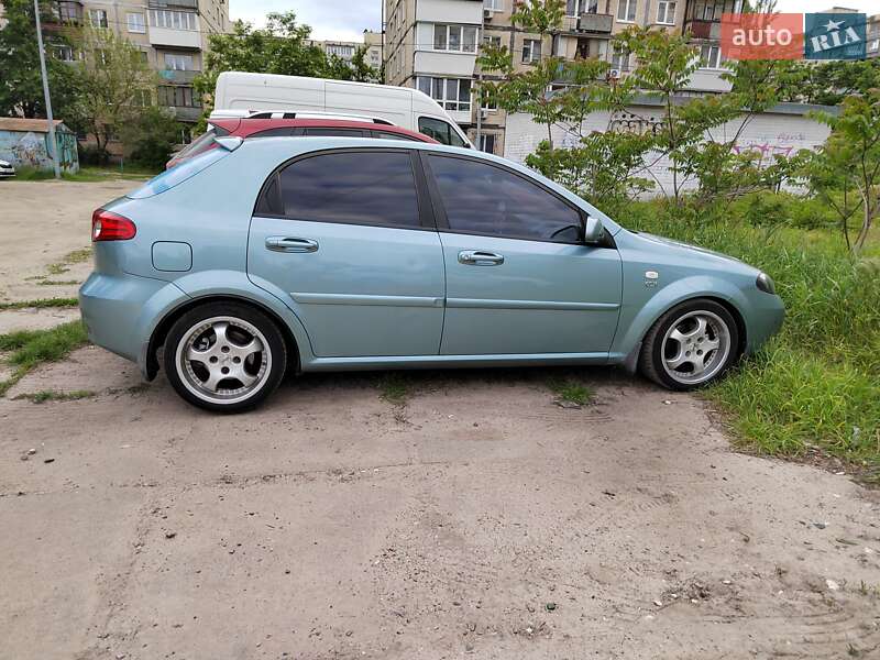 Хэтчбек Chevrolet Lacetti 2006 в Киеве