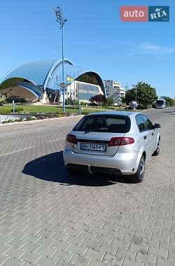 Хэтчбек Chevrolet Lacetti 2006 в Южном