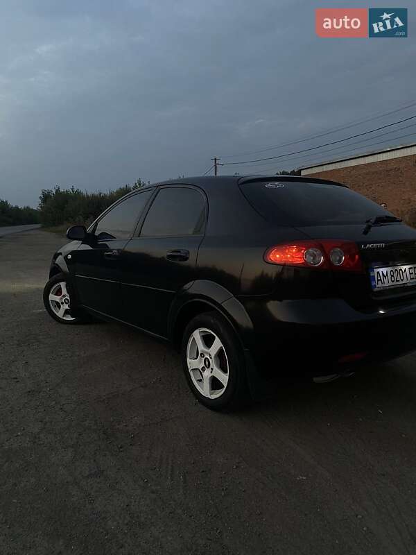 Хэтчбек Chevrolet Lacetti 2005 в Житомире